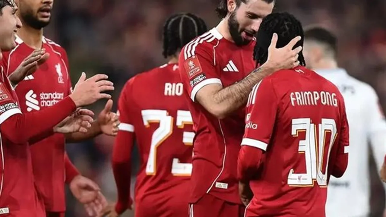 صدارة الدوري الإنجليزي.. موعد مباراة ليفربول ونوتينغهام فورست والقنوات الناقلة للمواجهة المرتقبة